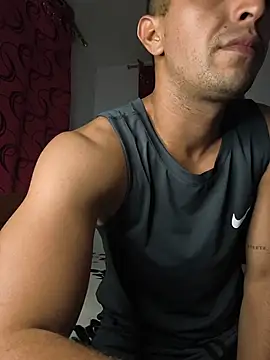 Snapshot of logan-31 chatting on February 12, 2026, 2:06 am logan-31 online show from February 12, 2026, 2:06 am