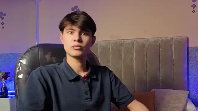 Snapshot of Derek_Sinn chatting on February 28, 2026, 7:48 pm Derek Sinn online show from February 28, 2026, 7:48 pm