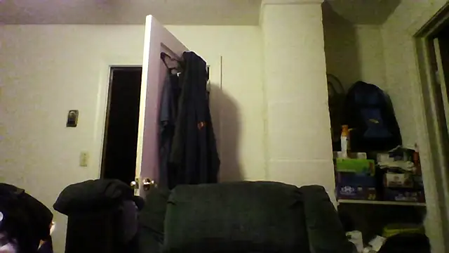 Snapshot of Demon2182 chatting on February 15, 2026, 6:10 am Demon2182 online show from February 15, 2026, 6:10 am