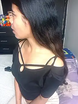 Snapshot of Roxan_King chatting on March 2, 2026, 12:34 pm Roxan King online show from March 2, 2026, 12:34 pm