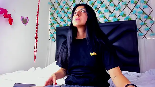 EmmaWilliamss4 online show from February 22, 2026, 6:28 pm