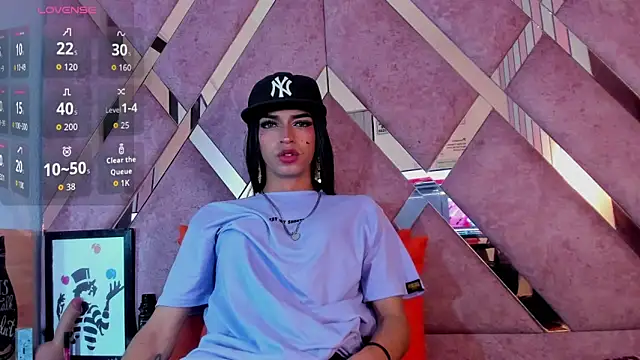 MeghanQueen   online show from March 14, 2026, 6:19 am