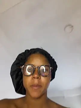 Snapshot of LIA_PARKERR chatting on March 12, 2026, 1:39 pm LIA PARKERR online show from March 12, 2026, 1:39 pm