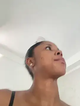 Snapshot of LIA_PARKERR chatting on April 8, 2026, 9:59 pm LIA PARKERR online show from April 8, 2026, 9:59 pm