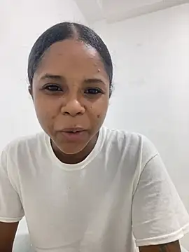 Snapshot of LIA_PARKERR chatting on April 29, 2026, 4:16 am LIA PARKERR online show from April 29, 2026, 4:16 am