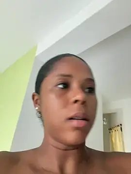 Snapshot of LIA_PARKERR chatting on May 14, 2026, 7:20 pm LIA PARKERR online show from May 14, 2026, 7:20 pm