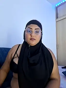 Snapshot of Amira-sultan chatting on February 23, 2026, 9:01 pm Amira-sultan online show from February 23, 2026, 9:01 pm