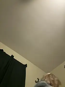 Snapshot of FireAfterDark chatting on March 5, 2026, 1:23 am FireAfterDark online show from March 5, 2026, 1:23 am