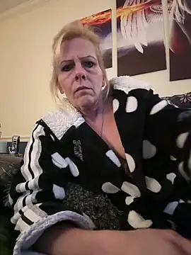 Snapshot of FireAfterDark chatting on April 8, 2026, 2:11 am FireAfterDark online show from April 8, 2026, 2:11 am