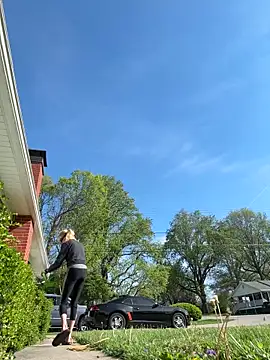 Snapshot of FireAfterDark chatting on April 10, 2026, 2:22 pm FireAfterDark online show from April 10, 2026, 2:22 pm