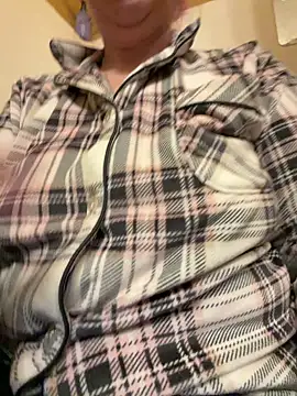 Snapshot of lickablelynn87 chatting on February 4, 2026, 2:39 am lickablelynn87 online show from February 4, 2026, 2:39 am