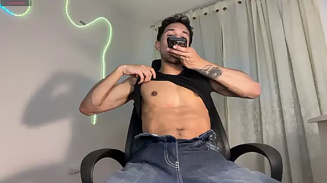 rafael stone11 online show from March 10, 2026, 12:37 am