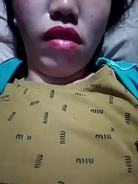 hot-luna- online show from February 21, 2026, 9:49 pm