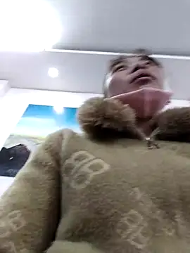 Snapshot of Bella-222 chatting on February 22, 2026, 3:21 pm Bella-222 online show from February 22, 2026, 3:21 pm