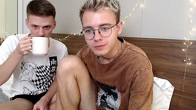 NikiKerryCum online show from February 14, 2026, 1:30 pm