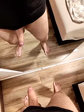 latya111 online show from April 23, 2026, 10:12 pm