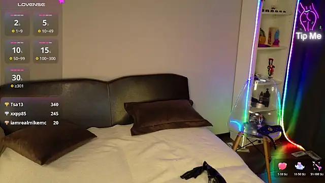 Snapshot of Eva_Sterling_ chatting on April 8, 2026, 1:27 am Eva Sterling online show from April 8, 2026, 1:27 am