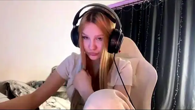 axin burnell online show from March 26, 2026, 6:02 pm