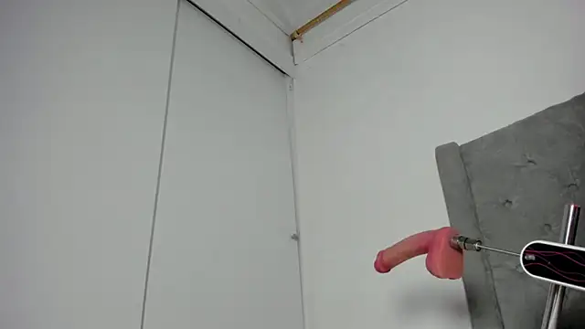 Snapshot of BianncaDiaz chatting on March 14, 2026, 12:54 pm BianncaDiaz online show from March 14, 2026, 12:54 pm