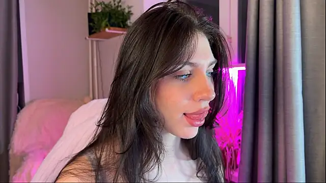 lunawho online show from February 27, 2026, 3:28 am