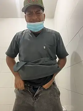 Snapshot of Danny_black11 chatting on March 6, 2026, 10:06 pm Danny black11 online show from March 6, 2026, 10:06 pm