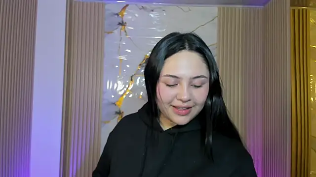 Siena Tay online show from April 5, 2026, 11:51 am