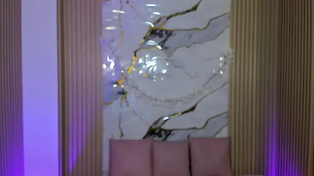 Siena Tay online show from April 15, 2026, 11:50 am