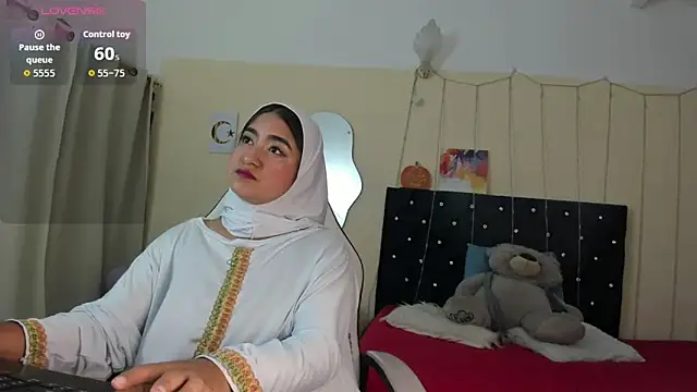 Snapshot of SamiraAwada chatting on May 13, 2026, 7:11 pm SamiraAwada online show from May 13, 2026, 7:11 pm