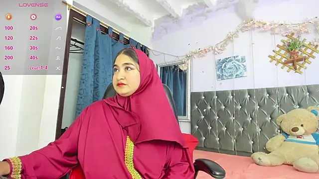 Snapshot of SamiraAwada chatting on May 28, 2026, 7:11 pm SamiraAwada online show from May 28, 2026, 7:11 pm