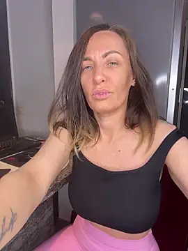 Snapshot of DivineAmely chatting on February 11, 2026, 9:09 pm DivineAmely online show from February 11, 2026, 9:09 pm