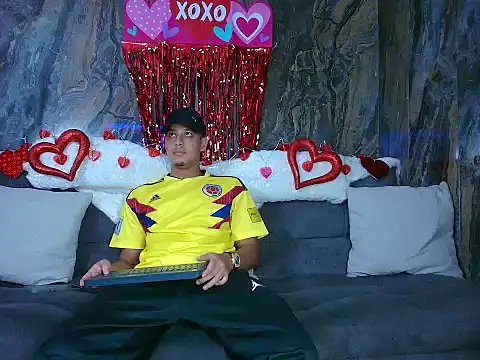 Snapshot of Noah_Blackk chatting on February 13, 2026, 1:18 pm Noah Blackk online show from February 13, 2026, 1:18 pm