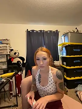 Snapshot of ThornsandHoney chatting on May 16, 2026, 10:08 pm ThornsandHoney online show from May 16, 2026, 10:08 pm