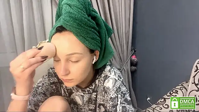 Snapshot of Sylynisem chatting on March 2, 2026, 7:21 pm Sylynisem online show from March 2, 2026, 7:21 pm