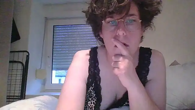 OIseauNoir88 online show from March 30, 2026, 6:03 am