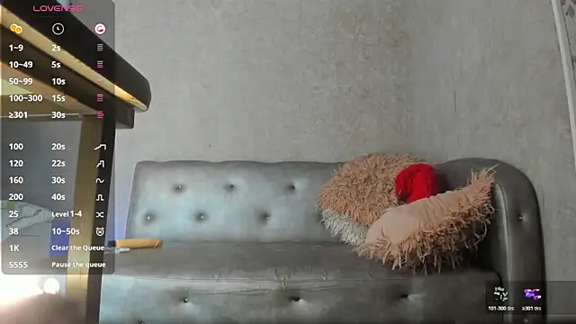 scarlettqueenx online show from April 10, 2026, 9:41 pm