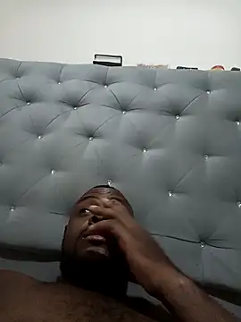 Snapshot of Tuverdugo12 chatting on April 14, 2026, 5:30 pm Tuverdugo12 online show from April 14, 2026, 5:30 pm