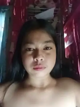 Snapshot of Heavens_night04 chatting on February 15, 2026, 5:37 am Heavens night04 online show from February 15, 2026, 5:37 am