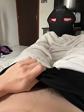 Snapshot of hungtwinkBR chatting on February 7, 2026, 3:27 pm hungtwinkBR online show from February 7, 2026, 3:27 pm