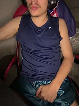 hungtwinkBR online show from April 24, 2026, 1:30 am