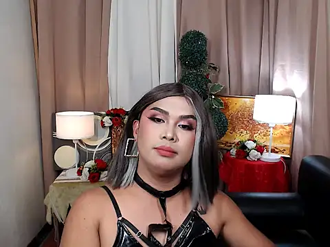 Snapshot of QueenAlisonfoxx chatting on March 16, 2026, 1:37 pm QueenAlisonfoxx online show from March 16, 2026, 1:37 pm
