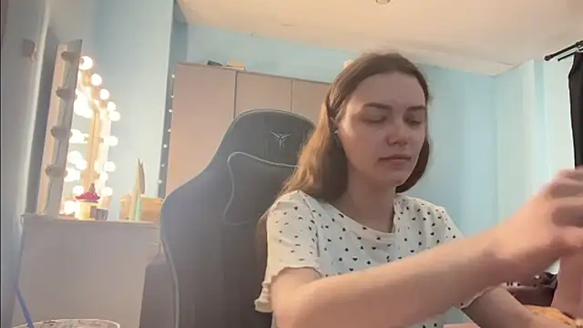 AndreeMerryman online show from March 9, 2026, 8:18 am