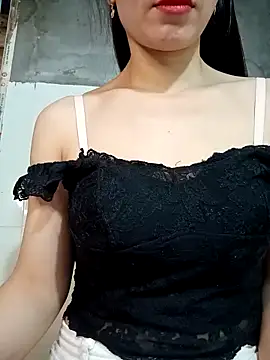 Snapshot of Vyvvyy69 chatting on February 12, 2026, 2:06 am Vyvvyy69 online show from February 12, 2026, 2:06 am