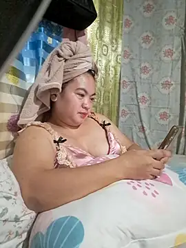 Snapshot of Zyramae_25 chatting on February 12, 2026, 11:38 am Zyramae 25 online show from February 12, 2026, 11:38 am