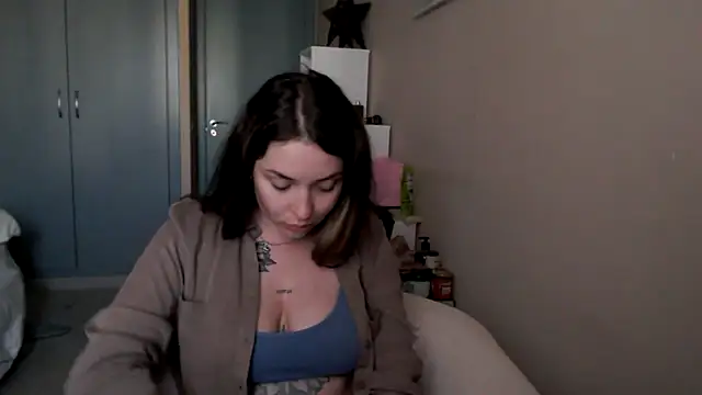 JuliaGraceOF online show from February 21, 2026, 6:20 pm