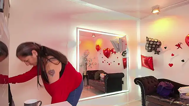 Snapshot of Madame_scarlett chatting on February 24, 2026, 11:19 am Madame scarlett online show from February 24, 2026, 11:19 am