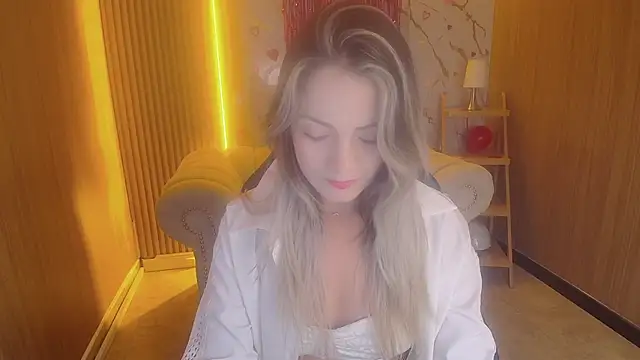 Snapshot of sofia_nova_tf chatting on February 19, 2026, 1:29 pm sofia nova tf online show from February 19, 2026, 1:29 pm