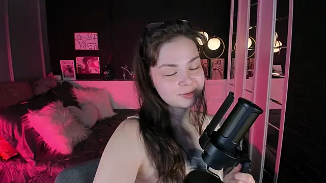 Maykinkya online show from March 11, 2026, 2:01 pm