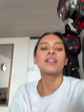 LunaHeat online show from March 29, 2026, 1:33 pm