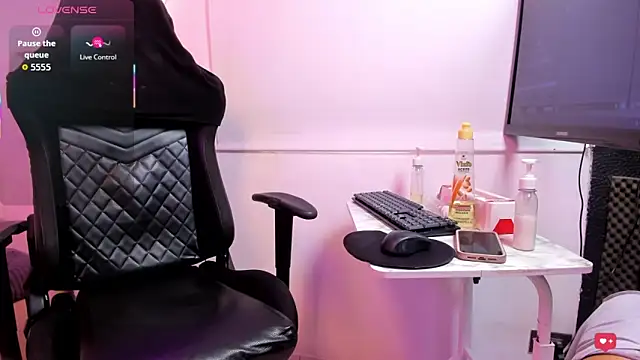 Snapshot of Bella_Miller1_ chatting on February 24, 2026, 7:56 pm Bella Miller1 online show from February 24, 2026, 7:56 pm