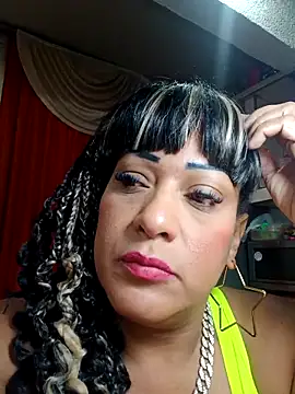 Snapshot of SabrinaColin chatting on February 3, 2026, 1:16 pm SabrinaColin online show from February 3, 2026, 1:16 pm